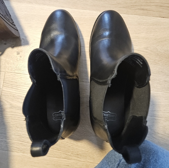 Thursday Boot Company Women's Black Leather Duchess Chelsea 11.5 Wide Classic - Picture 7 of 7